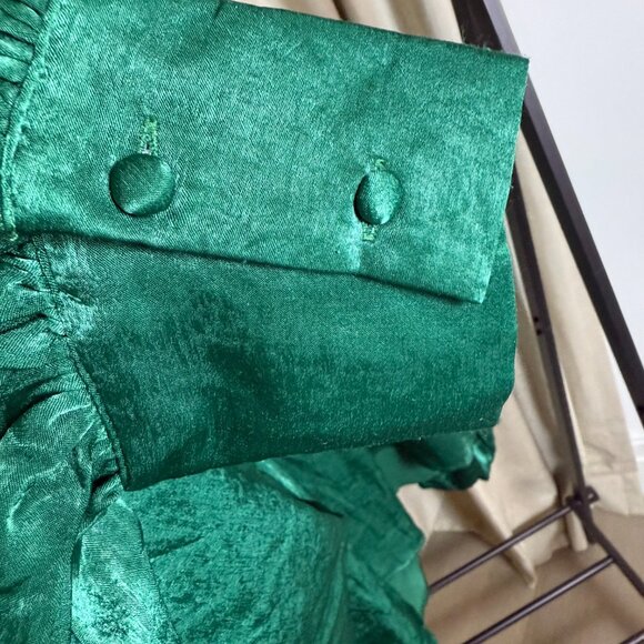 Aura | Size L | Silky Emerald Green Blouse with Bow and Balloon Sleeves - Picture 3 of 9